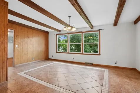1016 W 2nd Street Cedar Falls IA 50613