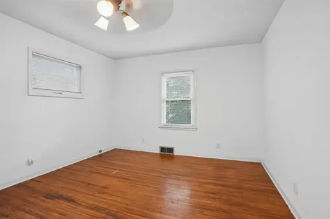 1016 W 2nd Street Cedar Falls IA 50613
