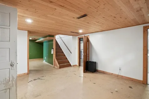 1016 W 2nd Street Cedar Falls IA 50613