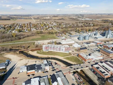 120 Twin Steeples Circle NE #307 Dyersville IA 52040