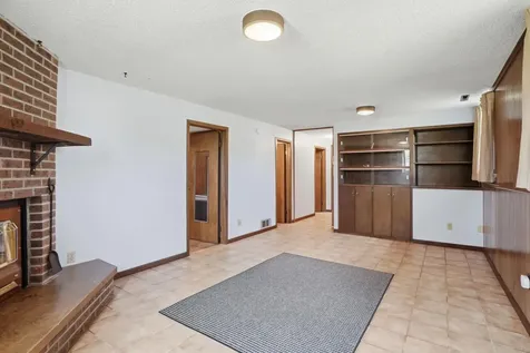 803 Sunset Street New Hampton IA 50659