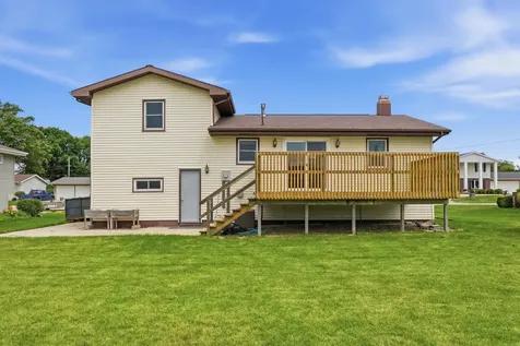 803 Sunset Street New Hampton IA 50659