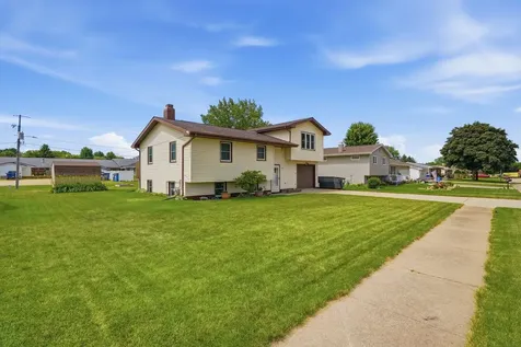 803 Sunset Street New Hampton IA 50659