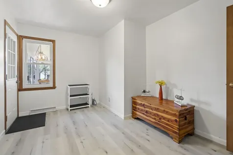 2094 Jamestown Avenue Independence IA 50644
