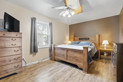 2094 Jamestown Avenue Independence IA 50644