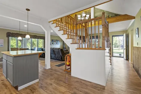2094 Jamestown Avenue Independence IA 50644