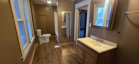 411 4th Avenue Charles City IA 50616