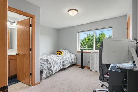 4828 Algonquin Drive Cedar Falls IA 50613