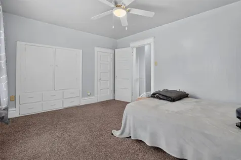 910 Walnut Street Cedar Falls IA 50613