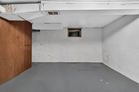 910 Walnut Street Cedar Falls IA 50613