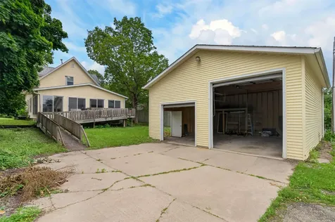 910 Walnut Street Cedar Falls IA 50613