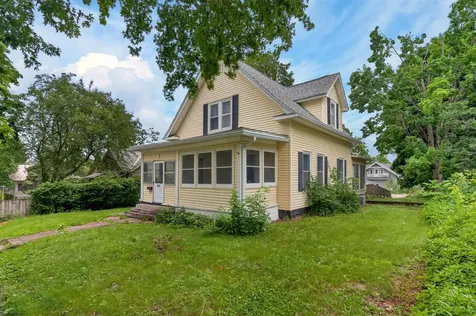 910 Walnut Street Cedar Falls IA 50613