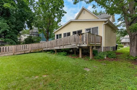 910 Walnut Street Cedar Falls IA 50613