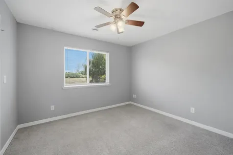 4240 Mourning Dove Drive Waterloo IA 50702
