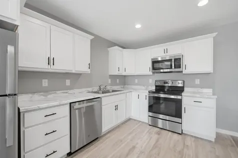 4240 Mourning Dove Drive Waterloo IA 50702