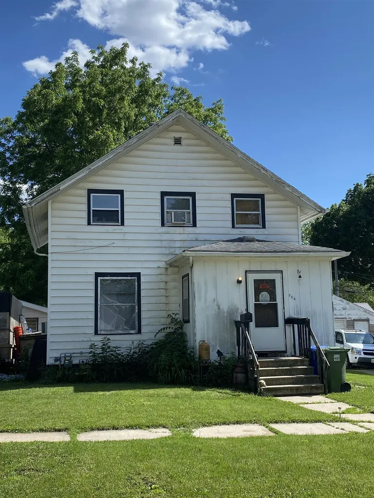 804 10th Avenue Charles City IA 50616