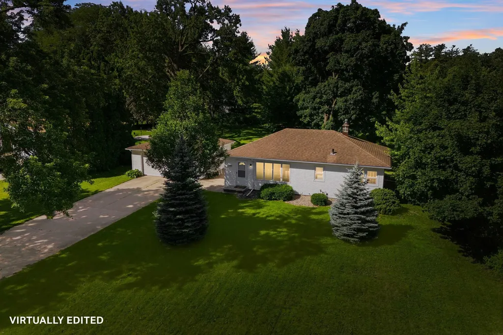 2019 Pleasant Drive Cedar Falls IA 50613