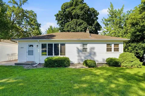 2019 Pleasant Drive Cedar Falls IA 50613