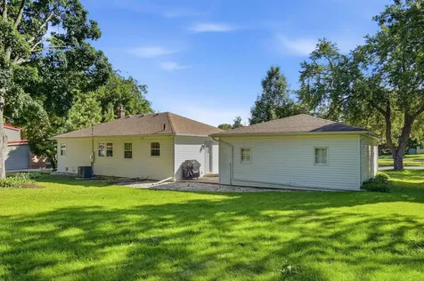 2019 Pleasant Drive Cedar Falls IA 50613