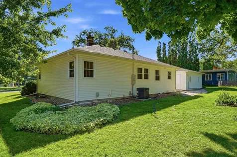 2019 Pleasant Drive Cedar Falls IA 50613
