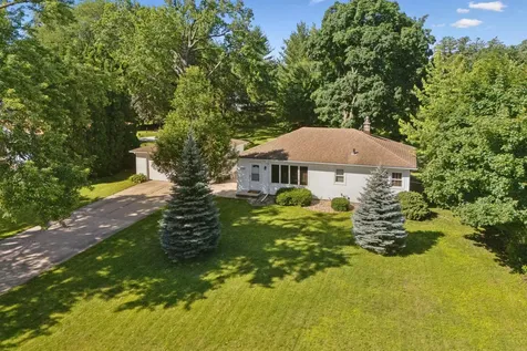 2019 Pleasant Drive Cedar Falls IA 50613