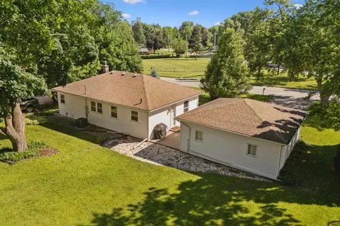 2019 Pleasant Drive Cedar Falls IA 50613