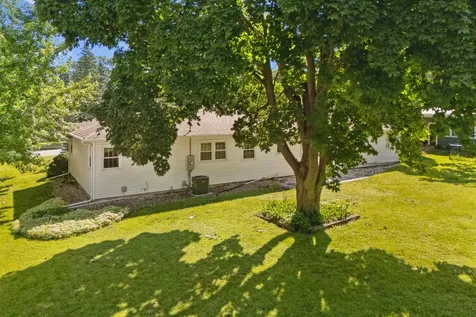 2019 Pleasant Drive Cedar Falls IA 50613