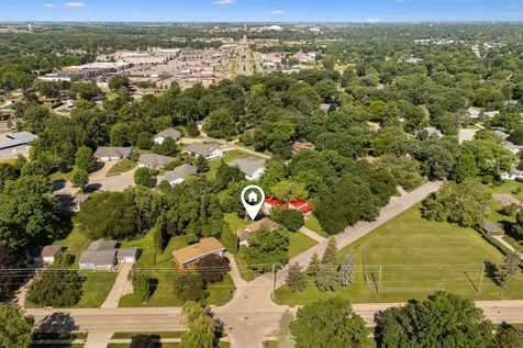 2019 Pleasant Drive Cedar Falls IA 50613