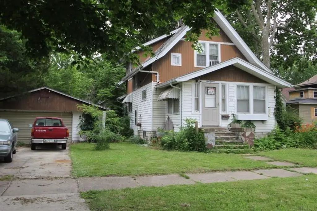 118 Reber Avenue Waterloo IA 50701