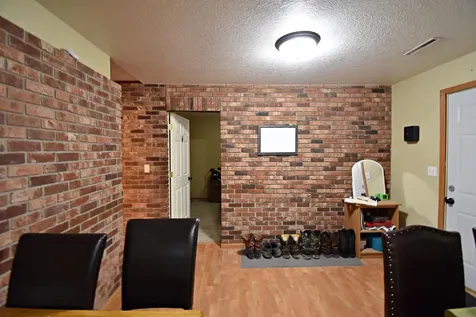 112 NW 9th Avenue Independence IA 50644