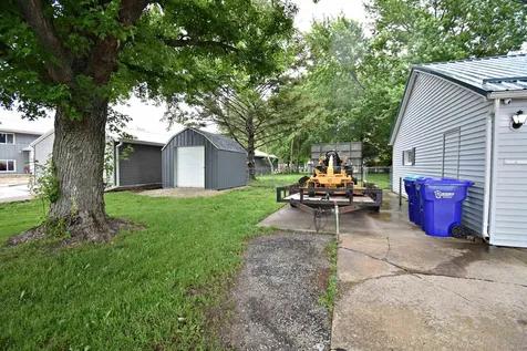 112 NW 9th Avenue Independence IA 50644