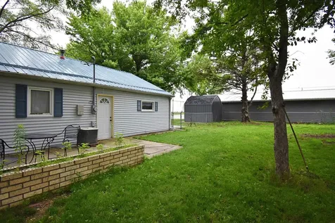 112 NW 9th Avenue Independence IA 50644