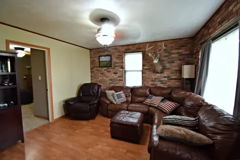 112 NW 9th Avenue Independence IA 50644