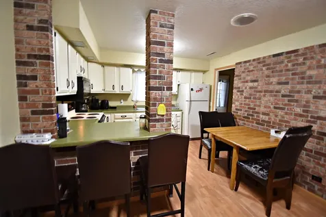 112 NW 9th Avenue Independence IA 50644
