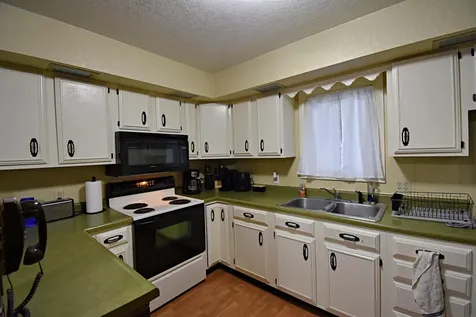 112 NW 9th Avenue Independence IA 50644