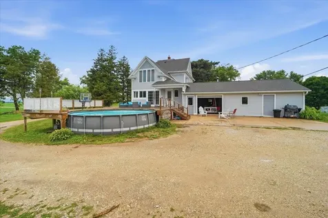 1224 240th Street Waverly IA 50677