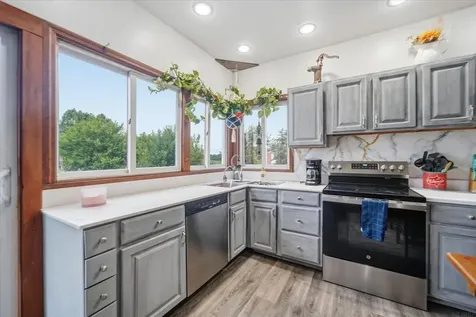 1224 240th Street Waverly IA 50677