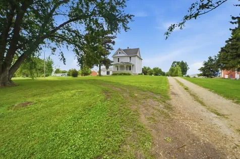 1224 240th Street Waverly IA 50677
