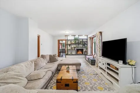 1224 240th Street Waverly IA 50677