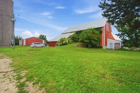 1224 240th Street Waverly IA 50677