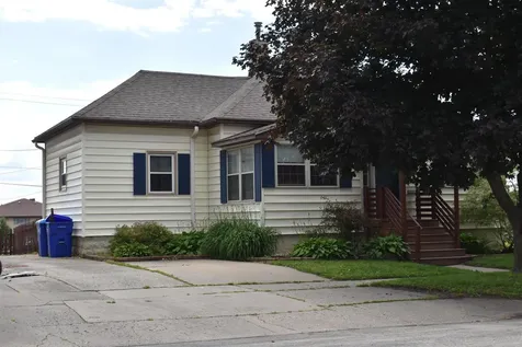 18 3rd Avenue SE Oelwein IA 50662