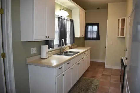 18 3rd Avenue SE Oelwein IA 50662