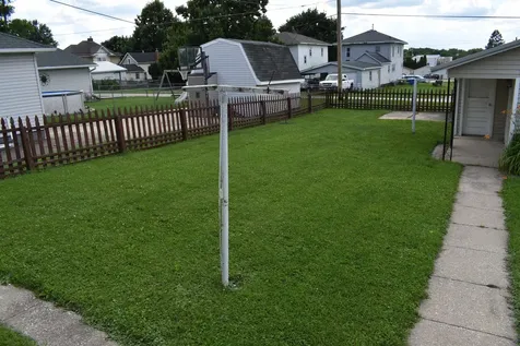 18 3rd Avenue SE Oelwein IA 50662