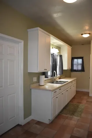 18 3rd Avenue SE Oelwein IA 50662