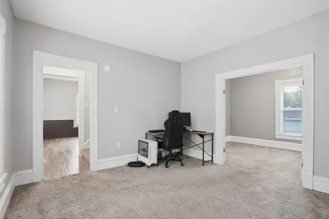716 W 2nd Street Cedar Falls IA 50613