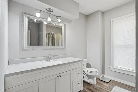 716 W 2nd Street Cedar Falls IA 50613