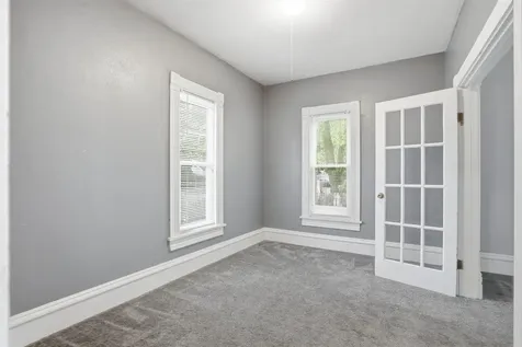 716 W 2nd Street Cedar Falls IA 50613