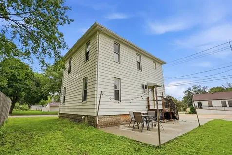 716 W 2nd Street Cedar Falls IA 50613