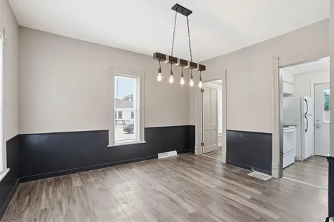 716 W 2nd Street Cedar Falls IA 50613