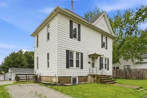716 W 2nd Street Cedar Falls IA 50613